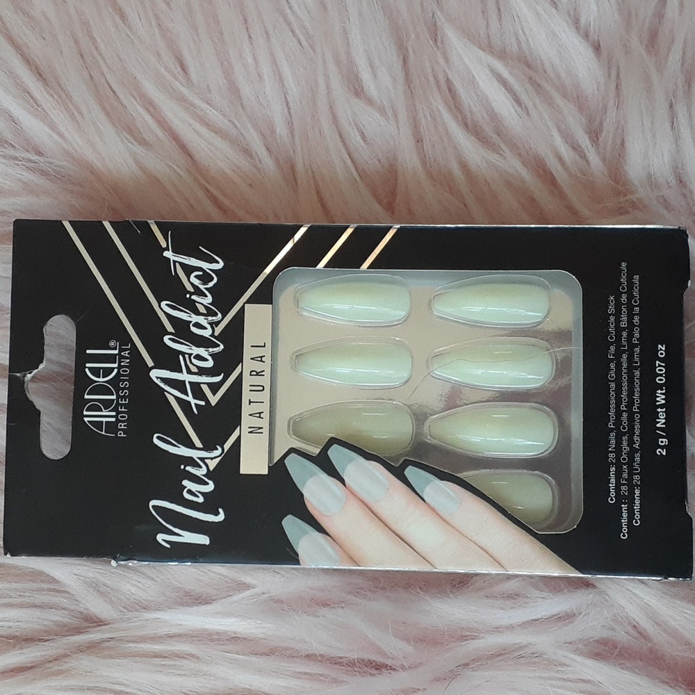 Brand New Ardell NATURAL NAIL ADDICT False Nails-L